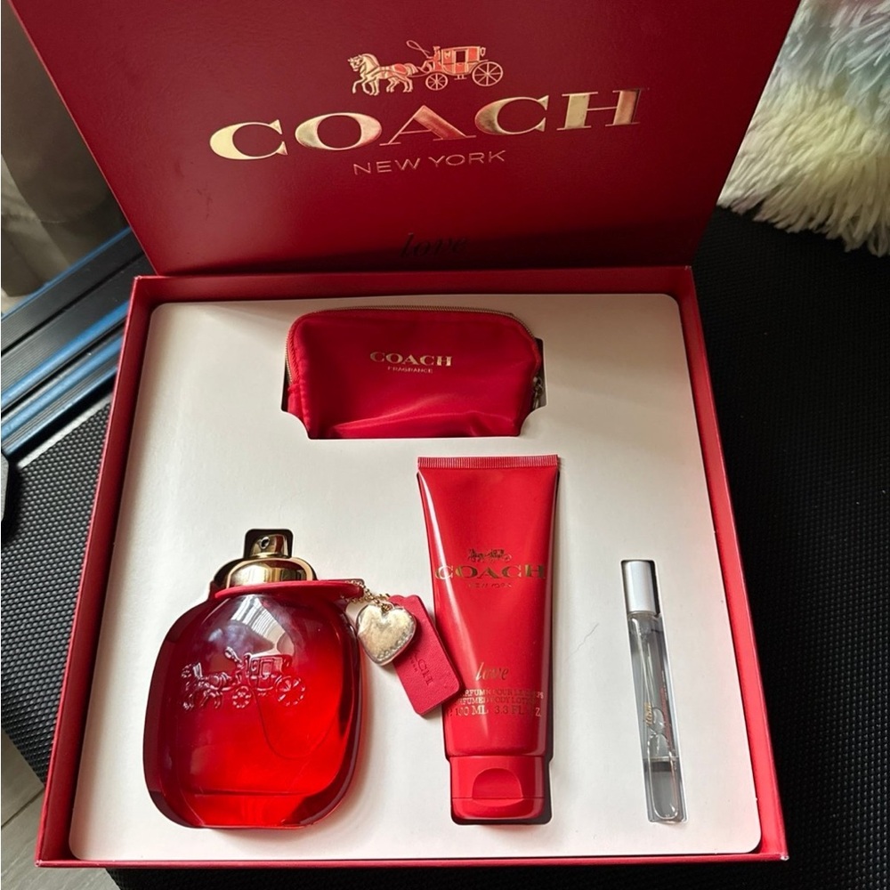 Coach New York Red Fragrance Gift Set